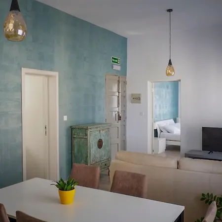 Bright And Cosy Flat In 2 Min From The Sea-hosted By Sweetstay *