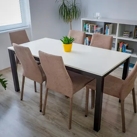 Bright And Cosy Flat In 2 Min From The Sea-hosted By Sweetstay *