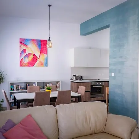 Appartamento Bright And Cosy Flat In 2 Min From The Sea-hosted By Sweetstay *