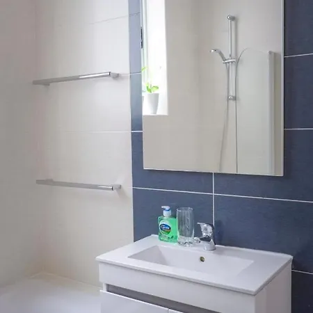 Bright And Cosy Flat In 2 Min From The Sea-hosted By Sweetstay Appartamento